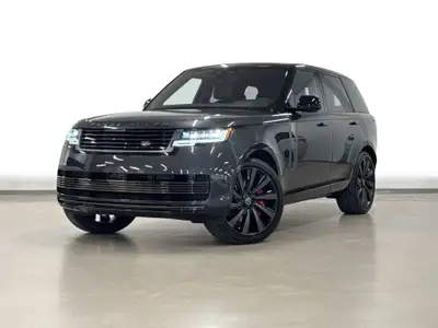 Le Land Rover New Range Rover P530 SV SWB 2023 est équipé d'un moteur V8 de 4,4 litres associé à une...