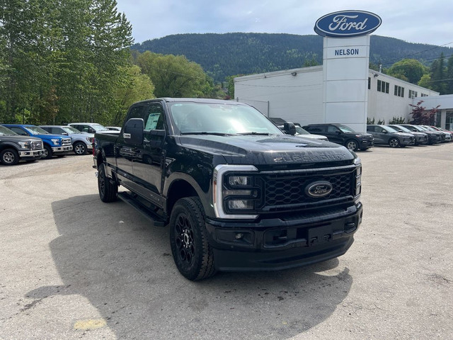 2025 Ford Super Duty F-350 SRW LARIAT EMPLOYEE PRICING IS BACK!! in Cars & Trucks in Nelson