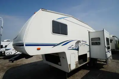 2004 Keystone Cougar 245. A true half ton towable 5th wheel, with an over all length of 26 feet and...