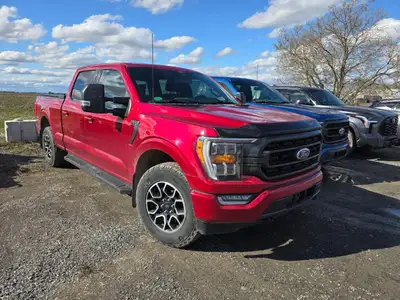 2022 Ford F-150 Supercrew XLT 4WD with the 5.0L and 112,000kms. Equipped with the FX4 package, Front...