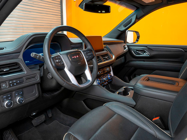 2023 GMC Yukon XL SLT 4X4 *TOIT* CUIR SIÈGES VENTIL GR. LUXE BOS in Cars & Trucks in Laurentides - Image 2