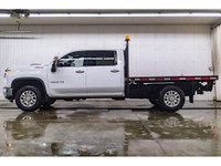 **ACCIDENT FREE - MECHANICALLY CERTIFIED** 24,704 KM This 2022 Chevrolet Silverado 3500HD 4x4 Crew C... (image 2)