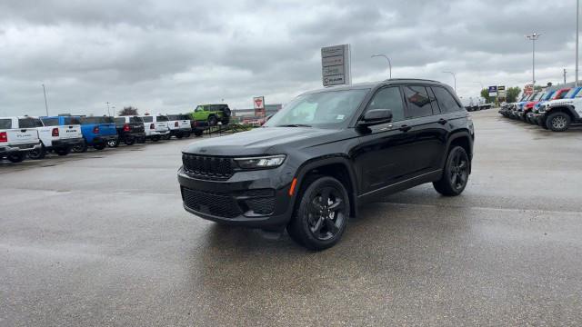 2025 Jeep Grand Cherokee in Cars & Trucks in Edmonton - Image 3