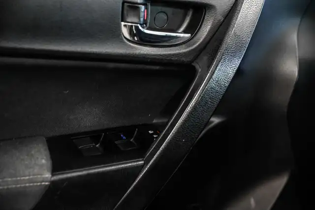 2017 Toyota Corolla LE | Caméra de recul | Climatisation | Bluet in Cars & Trucks in City of Montréal - Image 17