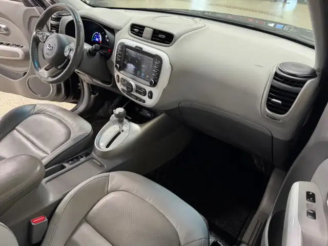 2018 Kia Soul EV LUXURY - BLUETOOTH - NAVI - BACKUP CAMERA - COM in Cars & Trucks in Mississauga / Peel Region - Image 15