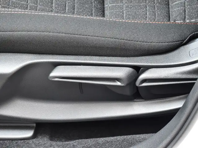2025 Honda HR-V Sport CARPLAY | DUAL CLIMATE CONTROL | MOONROOF in Cars & Trucks in City of Toronto - Image 13