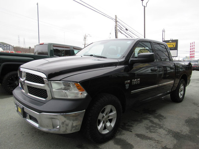 2013 Dodge RAM 1500 HEMI 5.7 Crew Cab Pickup 4x4 in Cars & Trucks in Dartmouth - Image 3