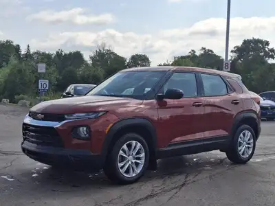Look at this certified 2021 Chevrolet Trailblazer LS AWD | BSM | Cruise | Wireless CarPlay + Android...