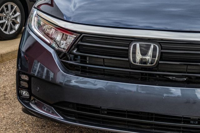 2025 Honda Odyssey Touring in Cars & Trucks in Edmonton - Image 3