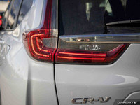 Wheels: 18 Aluminum-Alloy Valet Function Trunk/Hatch Auto-Latch Trip Computer Transmission: Continuo... (image 7)