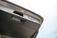 VEHICLE HIGHLIGHTS: AIR CONDITIONING, KEYLESS GO, KEYLESS ENTRY, POWER STEERING, NAVIGATION SYSTEM,... (image 8)