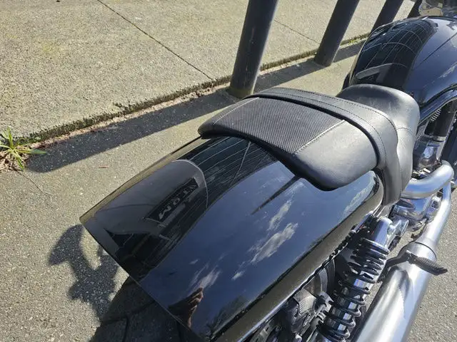 2010 Harley-Davidson VRSC V-Rod Muscle in Street, Cruisers & Choppers in Vancouver - Image 6