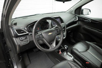 KEYLESS ENTRY, LANE DEPARTURE WARNING, HEATED FRONT SEAT(S), BACK-UP CAMERA, BLUETOOTH CONNECTION, S... (image 9)
