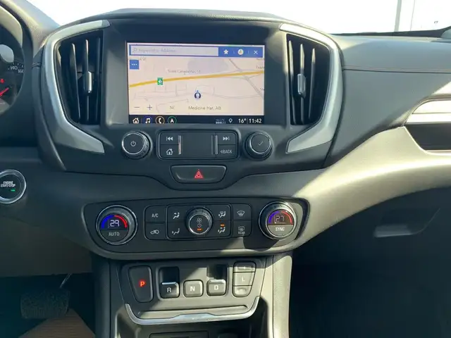 2021 GMC Terrain SLT in Cars & Trucks in Medicine Hat - Image 17
