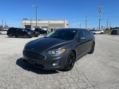2020 Ford Fusion SE Great price! Black wheels and navigation!