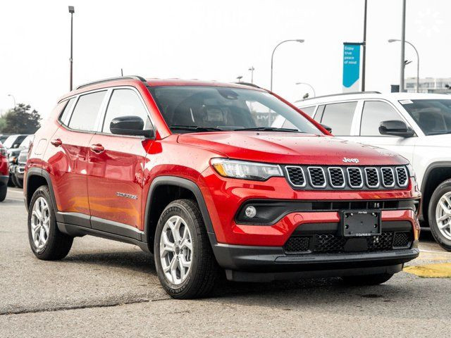 2025 Jeep Compass North 4x4 Heated Seats Active Lane Management in Cars & Trucks in City of Toronto - Image 4