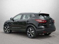 This Nissan Qashqai boasts a Regular Unleaded I-4 2.0 L/122 engine powering this Variable transmissi... (image 8)