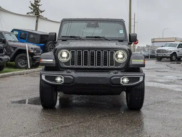 2025 Jeep Wrangler Sahara - McKinley Leather Seats - Technology in Cars & Trucks in Calgary - Image 3