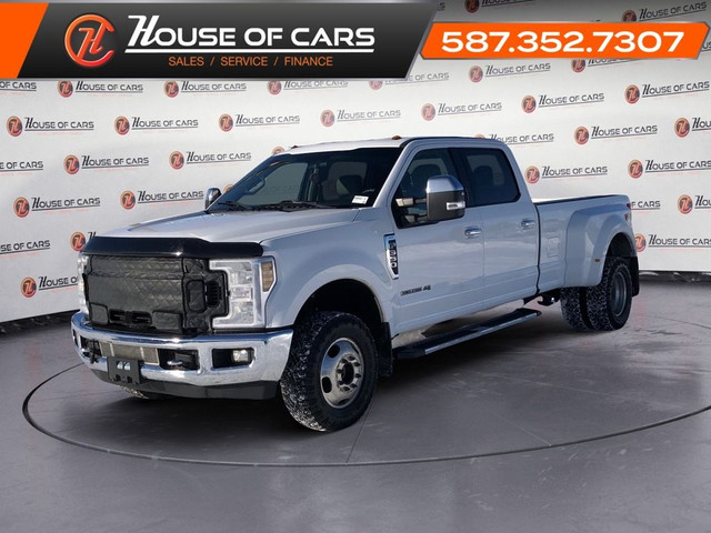  2018 Ford F-350 XLT Crew Cab / Back up cam / Bluetooth in Cars & Trucks in Calgary