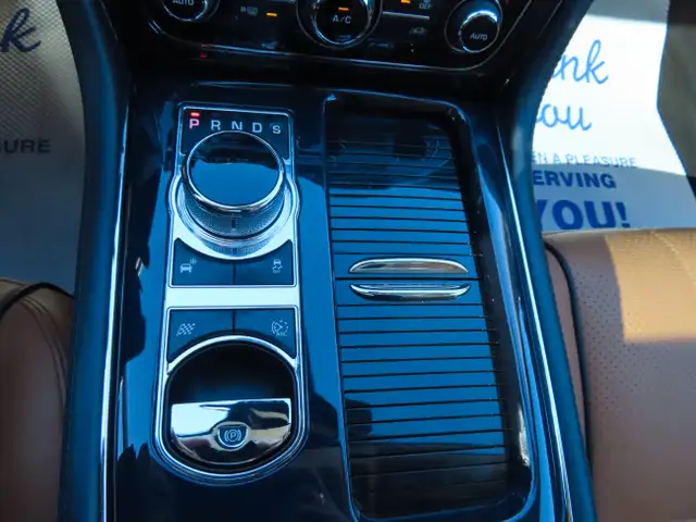 2011 Jaguar XJ XJL - LONG WHEEL BASE - LOW LOW KM - 56,000KMS !! dans Autos et camions dans Région d’Oakville/Halton - Image 34