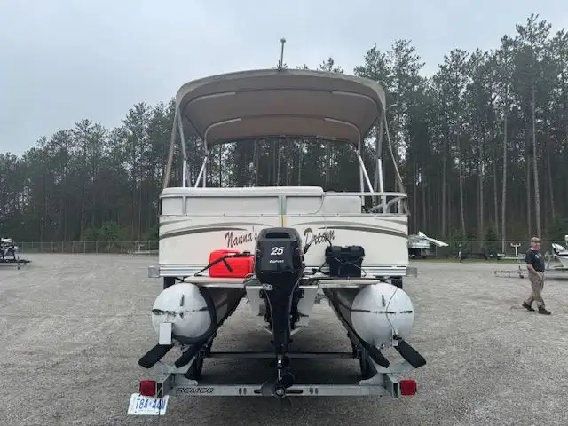 2006 18' LEGEND PONTOON 25HP MERCURY 4-STROKE EFI BIGFOOT in Powerboats & Motorboats in Peterborough - Image 5