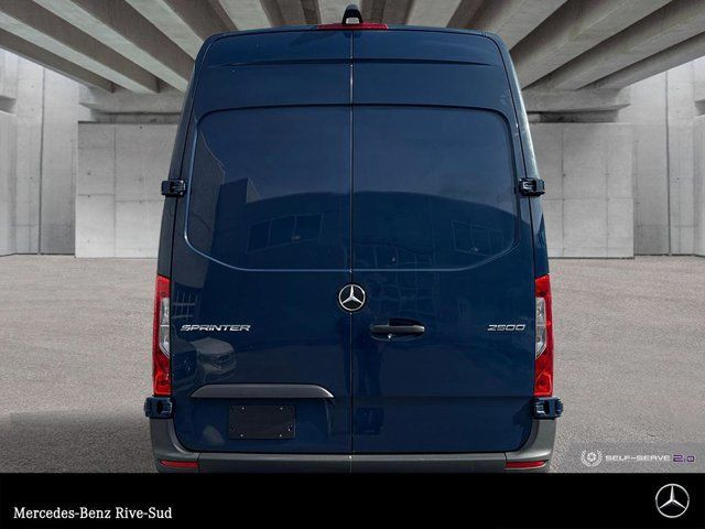 2019 Mercedes-Benz Sprinter Cargo Van 2500 144 | Toit Surélevé in Cars & Trucks in Longueuil / South Shore - Image 4