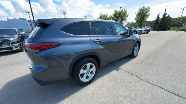2023 Toyota Highlander | Heated Seats in Cars & Trucks in Edmonton - Image 3