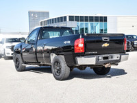 Engine: 8 Cylinder Engine 4.8L/293CI L/100Km City: 15.9 L/100Km Hwy: 11.2 Safety Equipment Brakes, a... (image 1)
