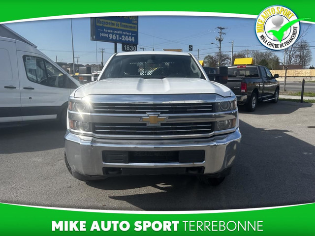 Chevrolet Silverado 3500HD 4RM, cabine multiplace, 154 po, WT 20 in Cars & Trucks in Laval / North Shore - Image 2