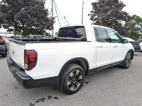 LOW KMS! RIDGELINE TOURING 4X4! FULL OPTION! LEATHER INTERIOR, POWER SUNROOF/MOONROOF, GPS NAVIGATIO... (image 5)
