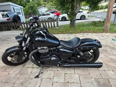 APPLY NOW: https://www.ridecollective.ca/get-pre-approved The 2013 TRIUMPH THUNDERBIRD ABS is a dist...
