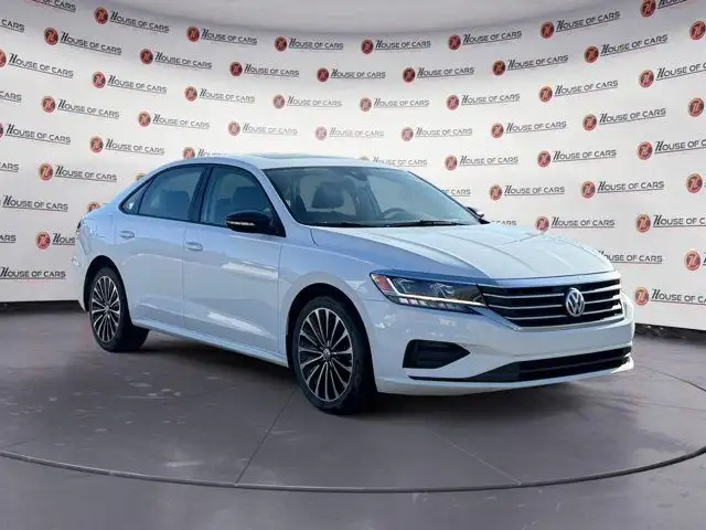 2022 VOLKSWAGEN PASSAT HIGHLINE in Cars & Trucks in Calgary - Image 10