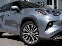 Visit our dealership to explore the recent trade-in of the 2020 TOYOTA HIGHLANDER LIMITED. This exce... (image 2)
