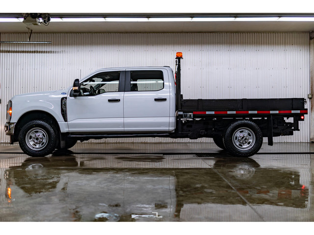 2023 Ford F-350 4x4 Crew Cab XL Deck BCam in Cars & Trucks in Grande Prairie - Image 3