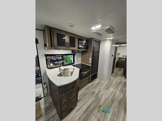 2022 Heartland Pioneer QB 300 (Hampton, NB) SOLD!!! in Travel Trailers & Campers in Moncton - Image 9