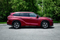 Sunroof, Power Liftgate, Softex Seats, Heated Seats, Apple CarPlay! 6 LOCATIONS KINGSTON - (613) 384... (image 1)