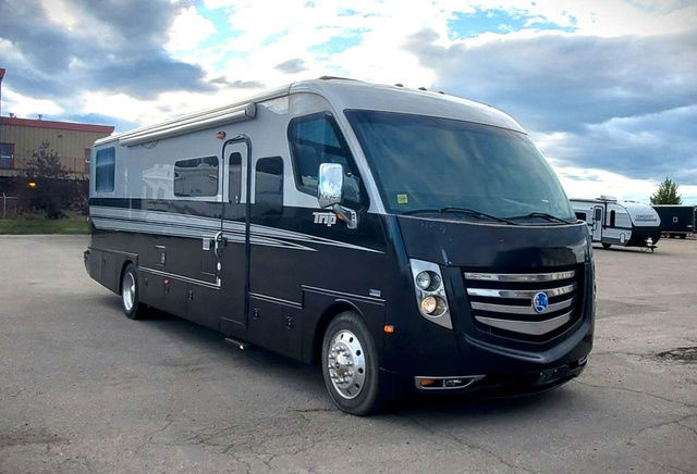 2012 Holiday Rambler Trip 35PBD in RVs & Motorhomes in Calgary