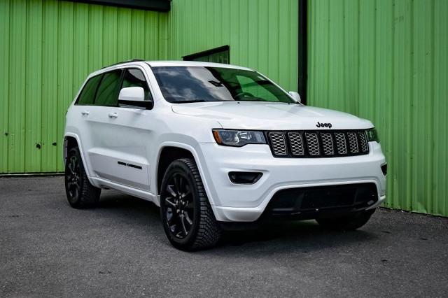 2021 Jeep Grand Cherokee Altitude - Leather Seats in Cars & Trucks in Cornwall
