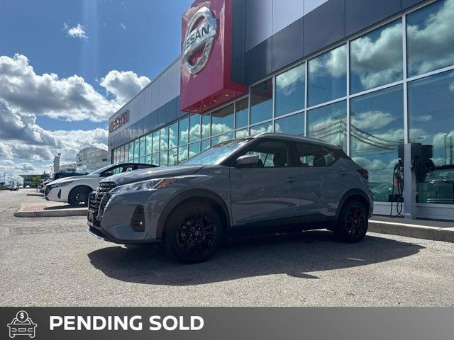 2023 Nissan Kicks SV | 1 Owner | Heated Seats | Alloy Wheels in Cars & Trucks in London