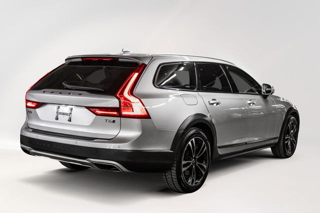 2019 Volvo V90 Cross Country T6 AWD R-Design R-Design Cuir Toit  in Cars & Trucks in City of Montréal - Image 4