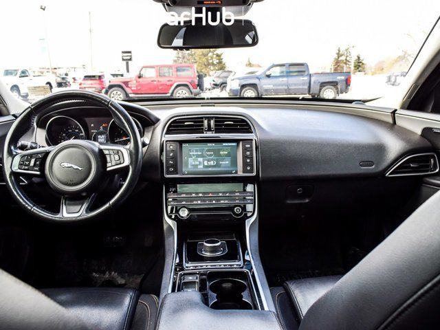 2018 Jaguar XE Prestige AWD Diesel Sunroof Heated front Seats in Cars & Trucks in Mississauga / Peel Region - Image 2