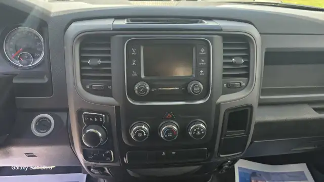 2019 RAM 1500 Classic ST dans Autos et camions dans London - Image 20