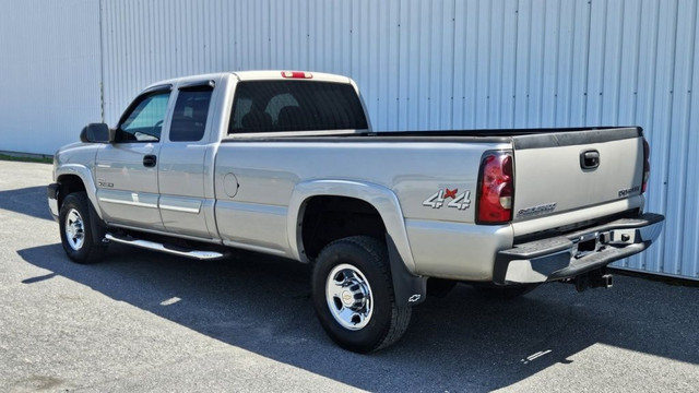 2004 Chevrolet Silverado 2500HD in Cars & Trucks in Longueuil / South Shore - Image 4