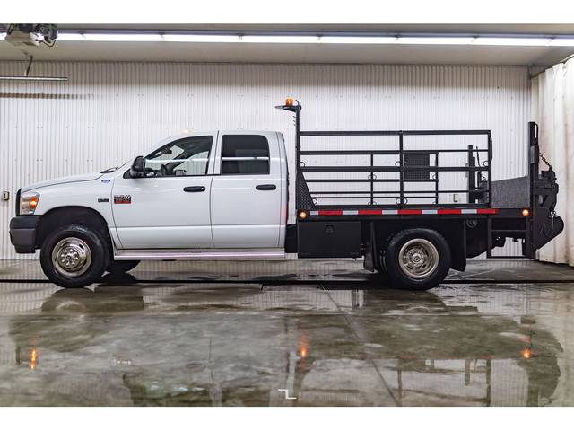 2008 Dodge Ram 3500 4x2 Crew Cab ST Dually Deck HEMI in Cars & Trucks in Red Deer - Image 2