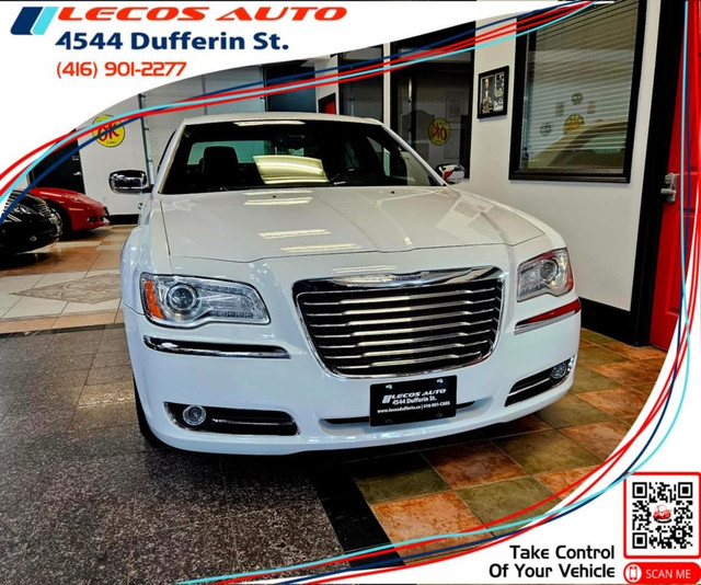 2012 Chrysler 300C No Accidents/Full Sunroof/Navigation in Cars & Trucks in City of Toronto