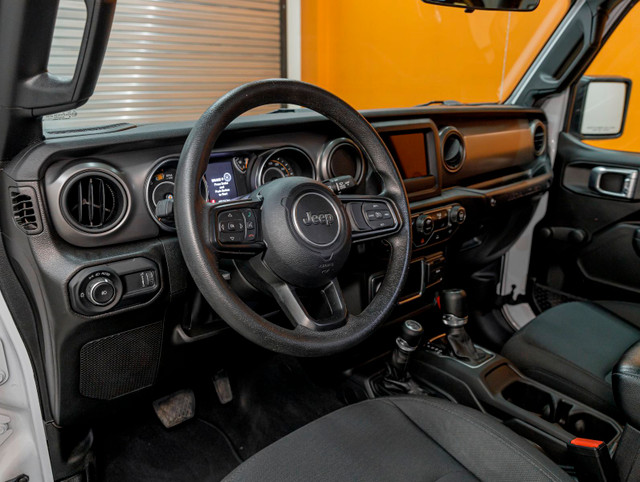 2023 Jeep Wrangler SPORT 4X4 *AUTOMATIQUE* A/C *CARPLAY* BLUETOO in Cars & Trucks in Laurentides - Image 2