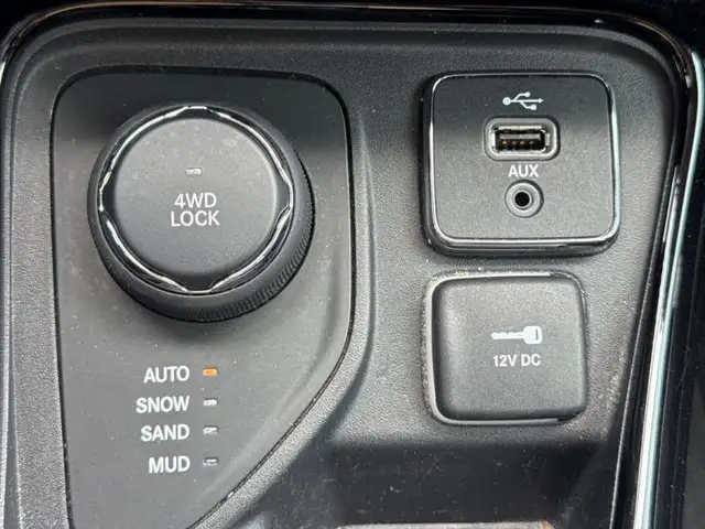 2018 Jeep Compass Limited  - Leather Seats -  Remote Start in Cars & Trucks in Ottawa - Image 24