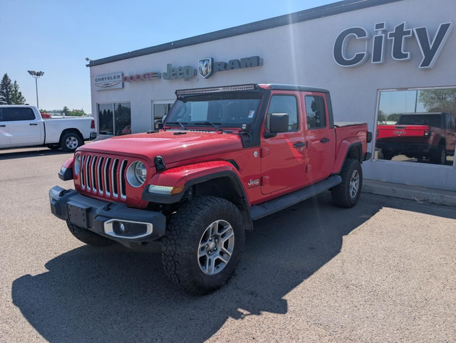 2020 Jeep Gladiator Overland 4x4 for sale in Cars & Trucks in Medicine Hat - Image 3