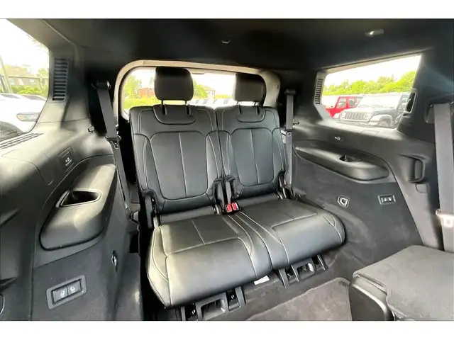 2023 Jeep Grand Cherokee L Overland 4x4 | Massage Seats | McInto in Cars & Trucks in Mississauga / Peel Region - Image 29