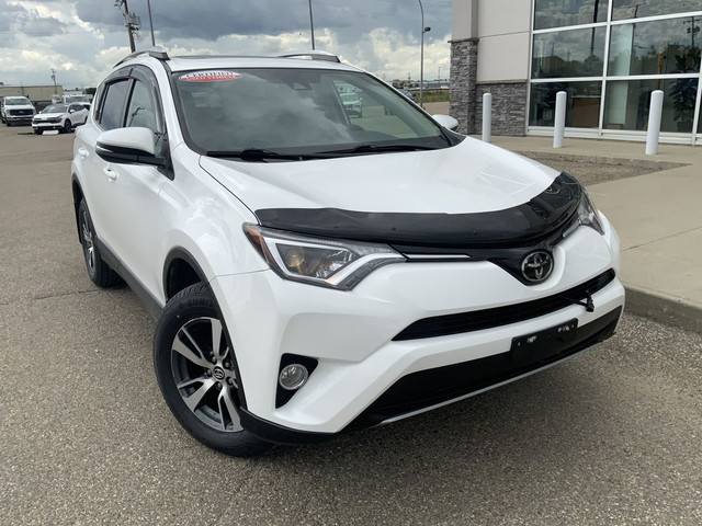 2018 Toyota Rav4 XLE AWD | Sunroof | Heated Front Seats | Alumin in Cars & Trucks in Regina - Image 2
